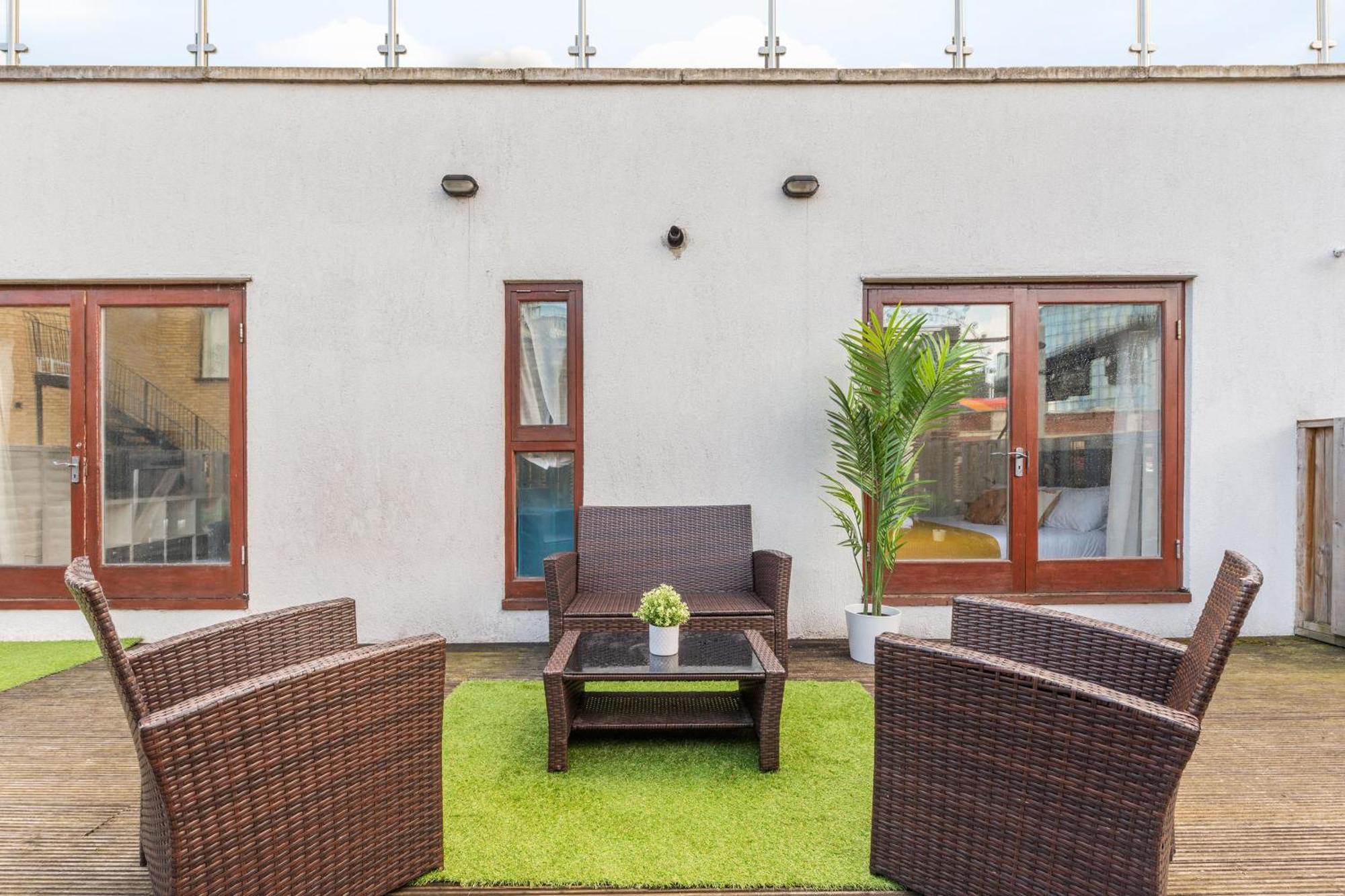 London Waterloo Apartment With Large Private Terrace - View Of The London Eye - 1 Bedroom 1 Bath Exterior foto